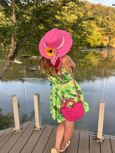 Load image into Gallery viewer, Small Straw Pink Handbag