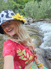 Load image into Gallery viewer, Black and White Flower Power Bucket hat