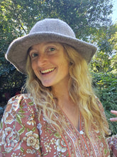 Load image into Gallery viewer, Floppy Bell Brim Bucket Hat