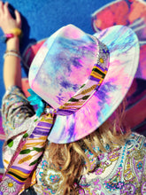 Load image into Gallery viewer, Cotton Candy Daisy