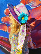 Load image into Gallery viewer, Cotton Candy Daisy